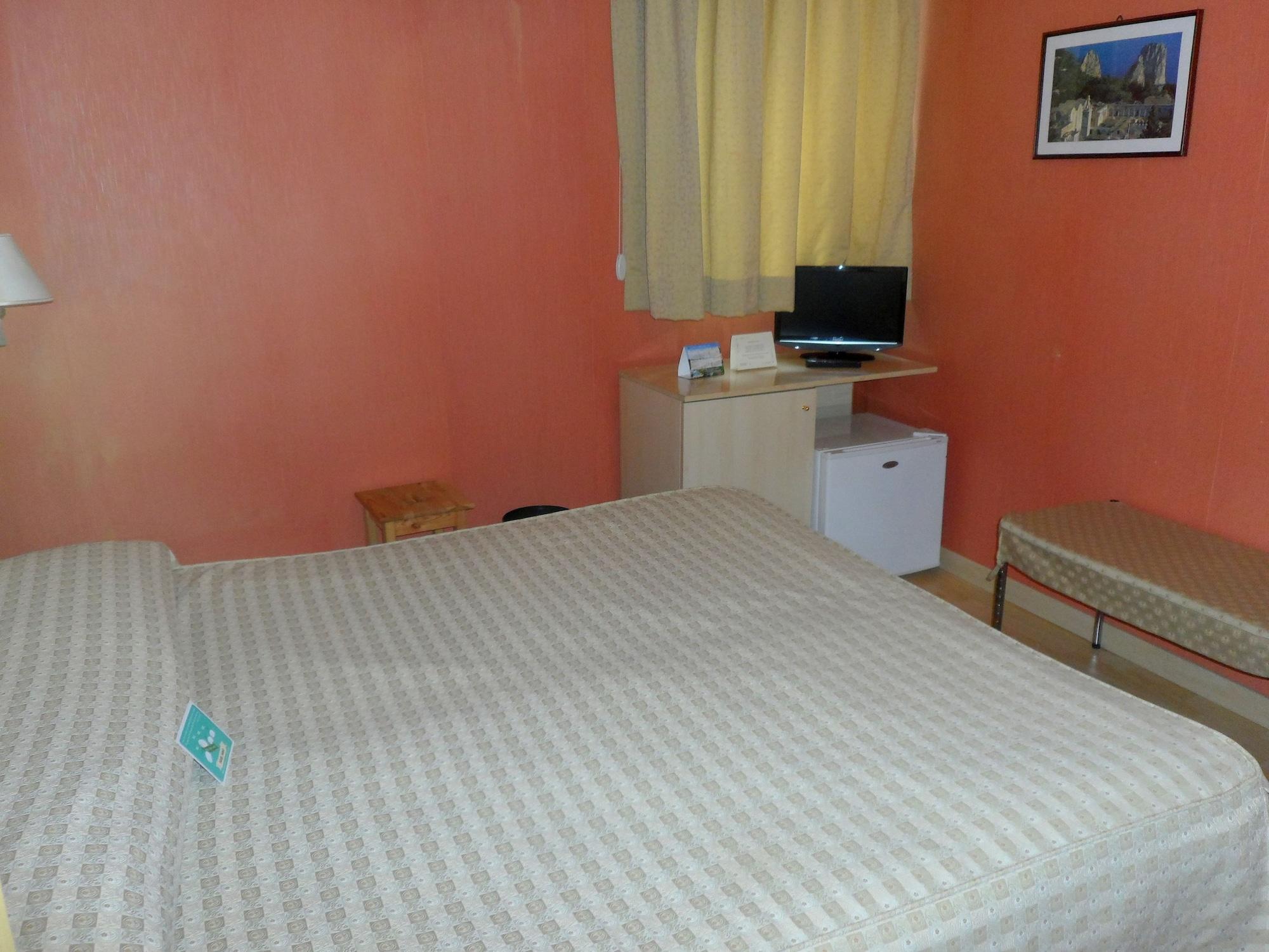 Hotel Diecimare Cava deʼ Tirreni Kültér fotó
