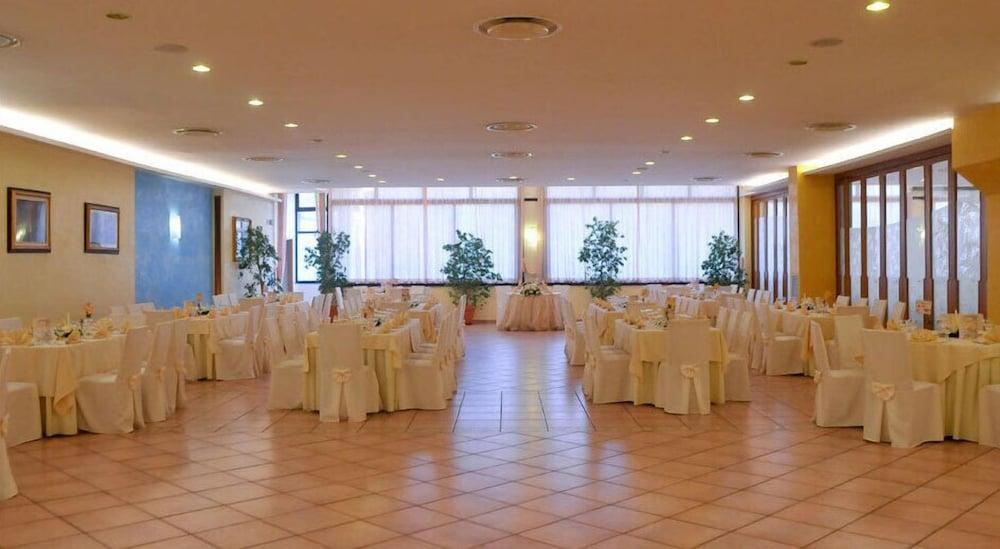 Hotel Diecimare Cava deʼ Tirreni Kültér fotó