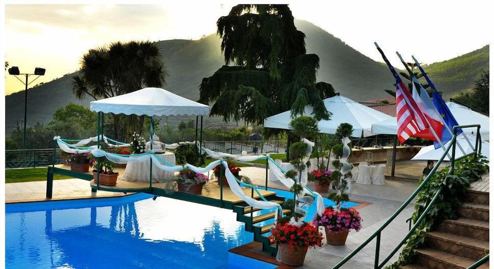 Hotel Diecimare Cava deʼ Tirreni Kültér fotó