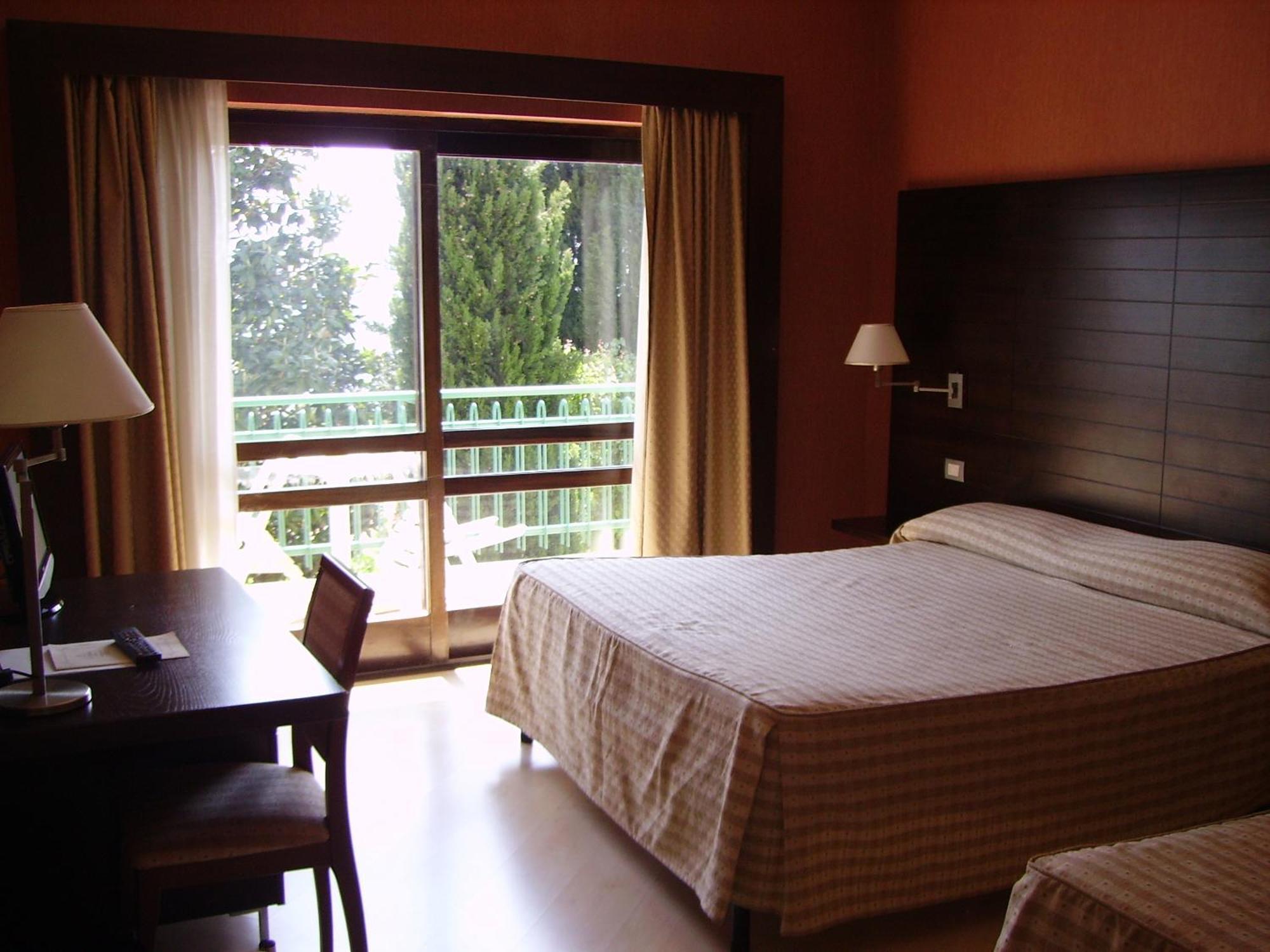 Hotel Diecimare Cava deʼ Tirreni Kültér fotó