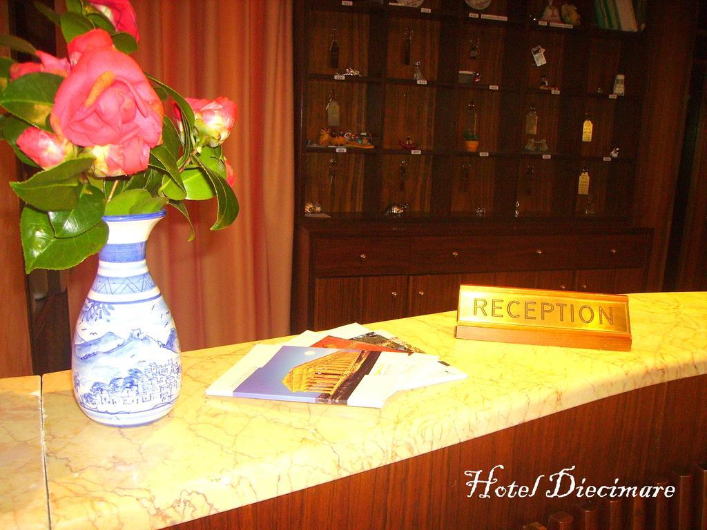 Hotel Diecimare Cava deʼ Tirreni Kültér fotó