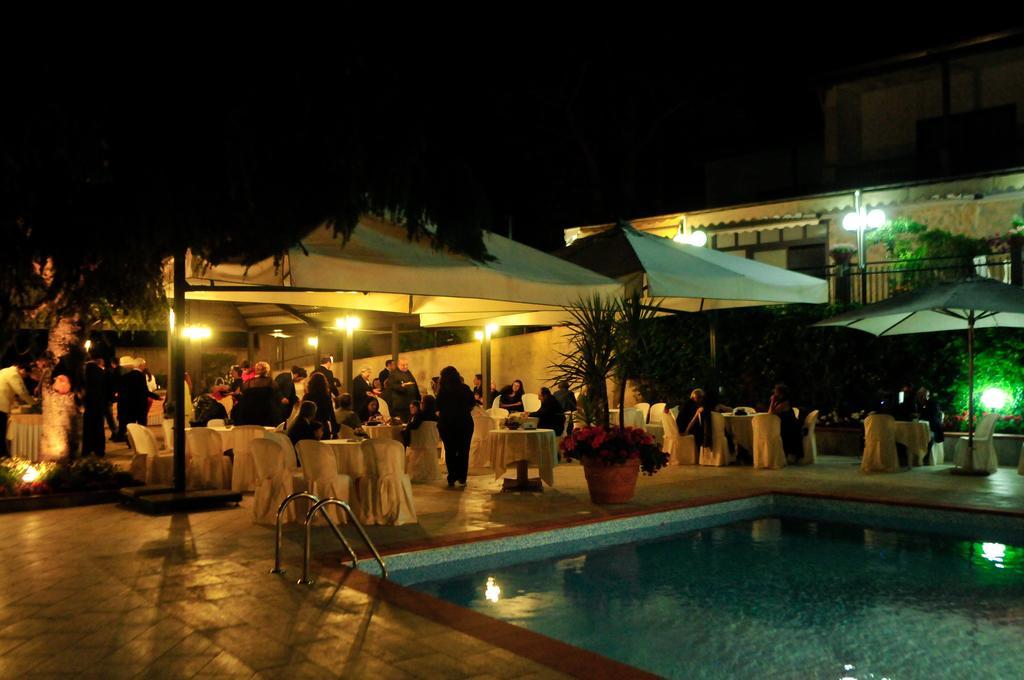 Hotel Diecimare Cava deʼ Tirreni Kültér fotó