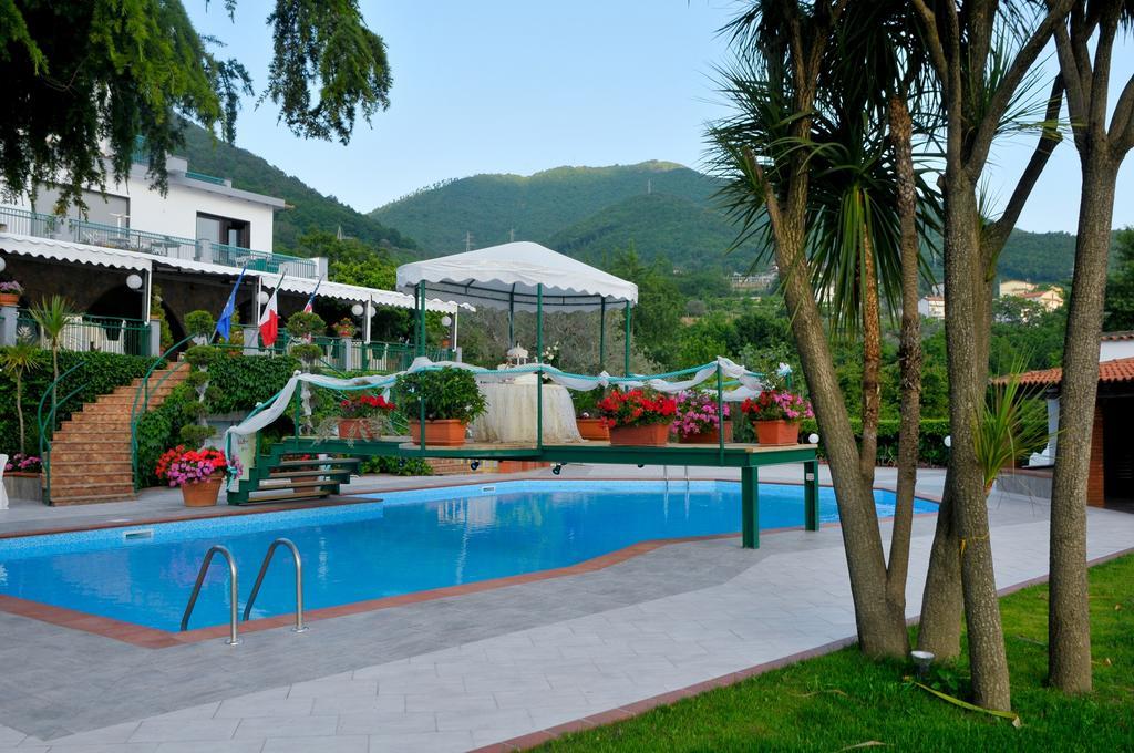 Hotel Diecimare Cava deʼ Tirreni Kültér fotó