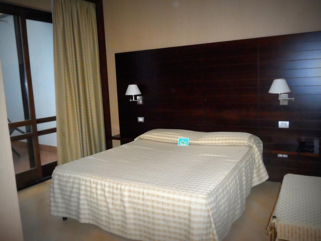 Hotel Diecimare Cava deʼ Tirreni Kültér fotó