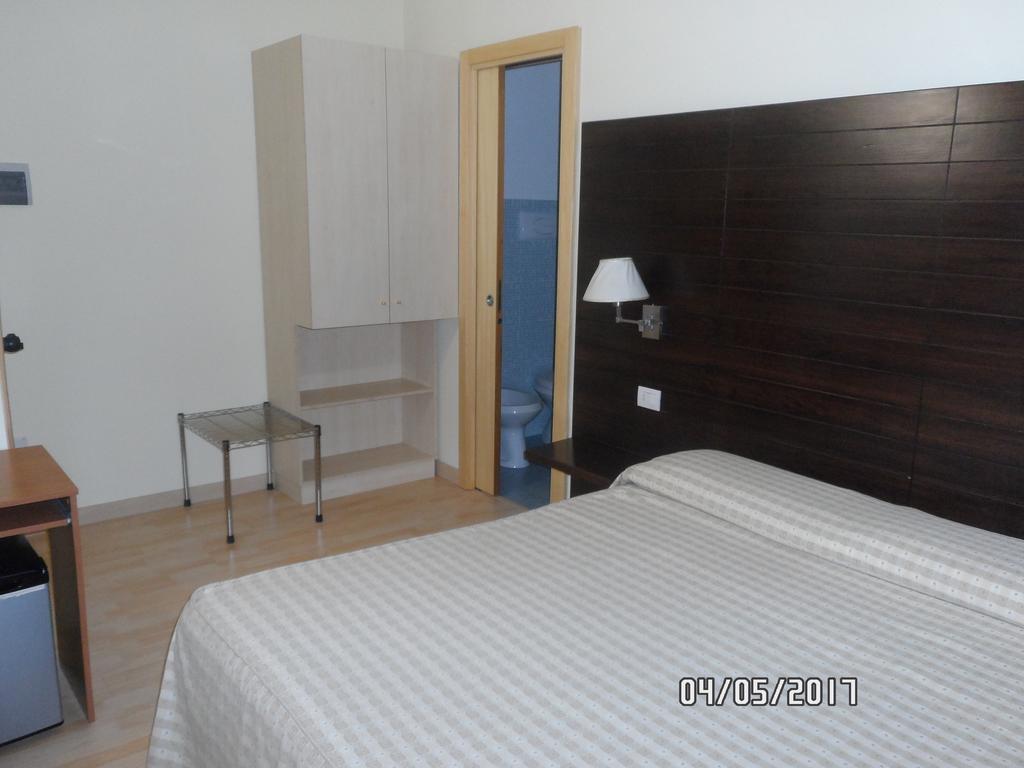 Hotel Diecimare Cava deʼ Tirreni Kültér fotó