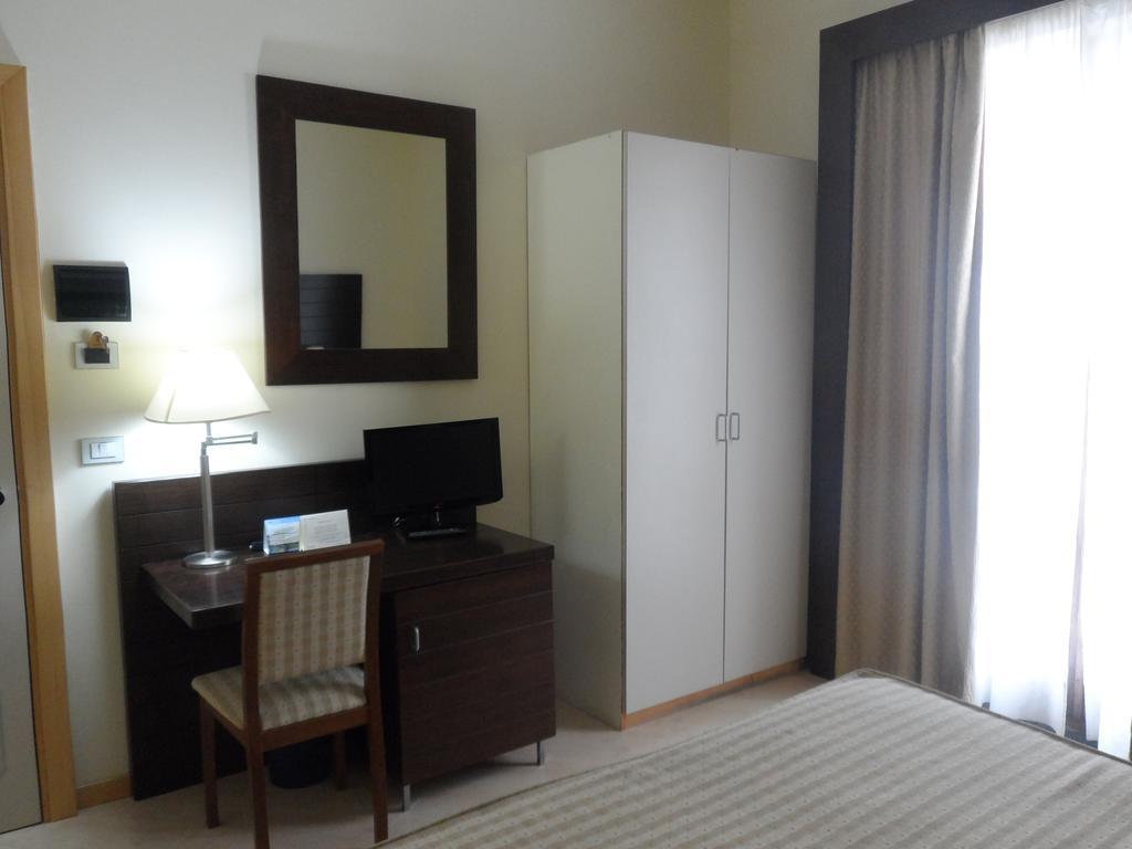 Hotel Diecimare Cava deʼ Tirreni Kültér fotó