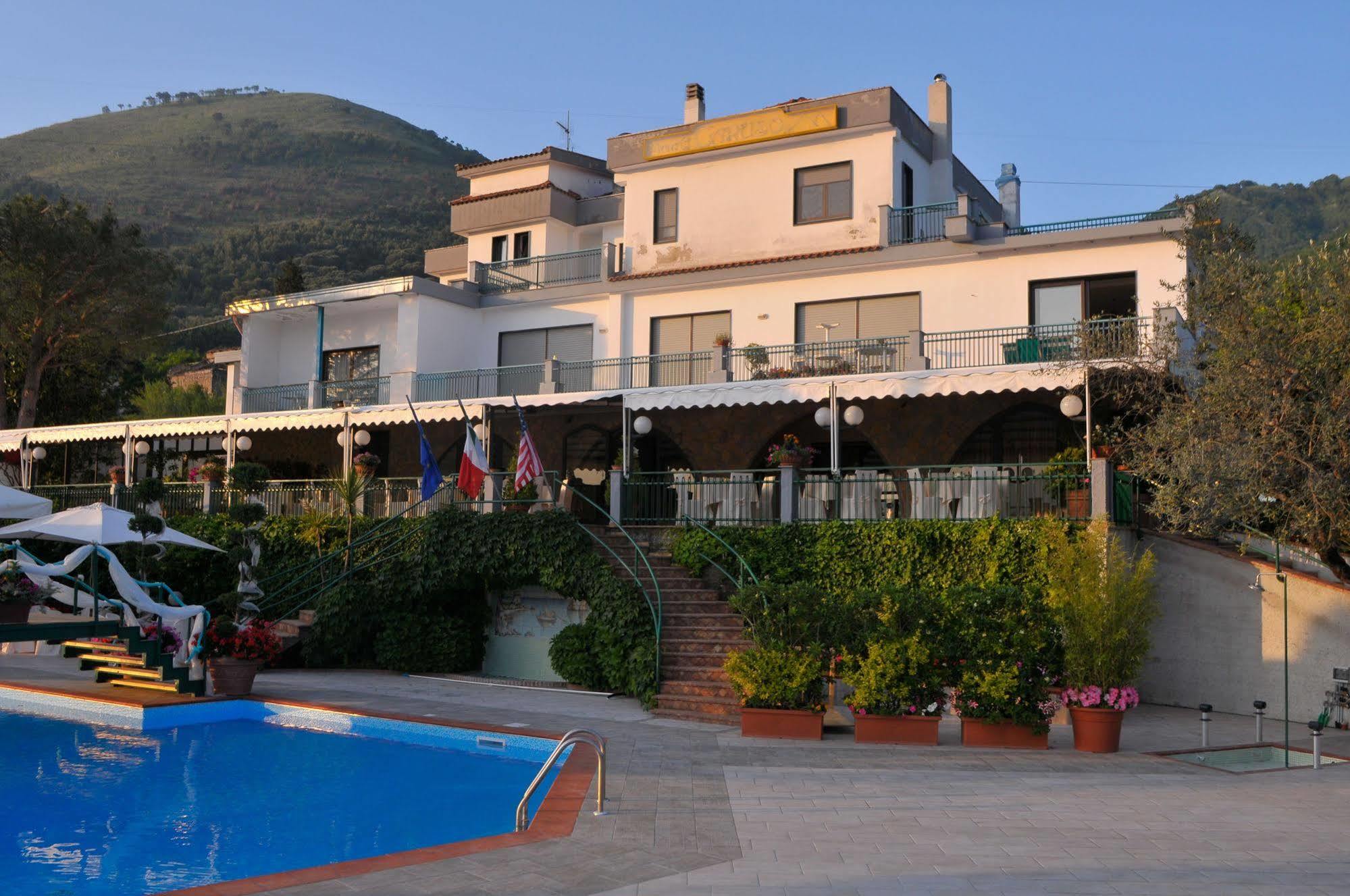 Hotel Diecimare Cava deʼ Tirreni Kültér fotó