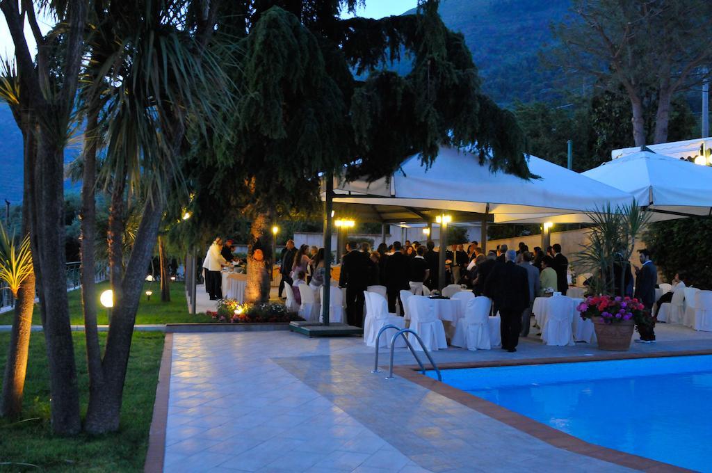 Hotel Diecimare Cava deʼ Tirreni Kültér fotó