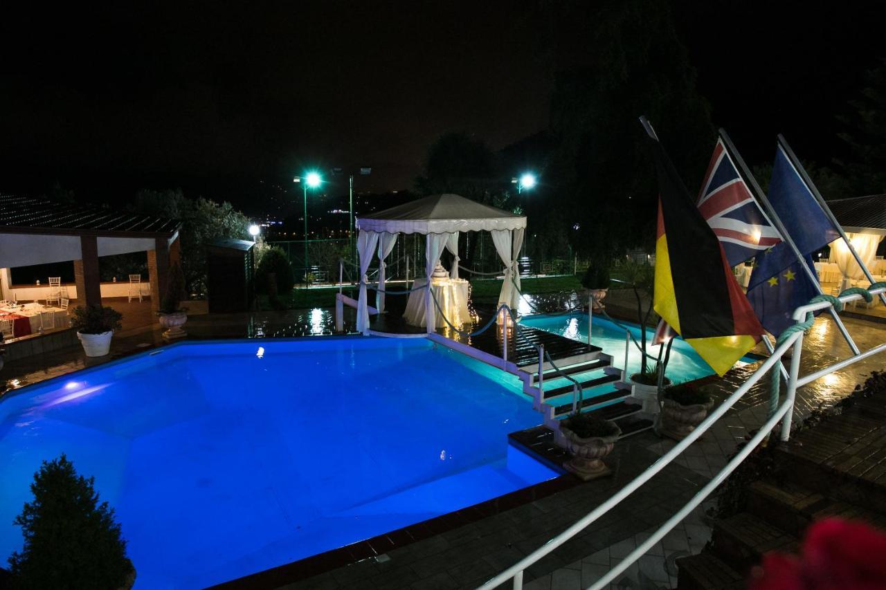 Hotel Diecimare Cava deʼ Tirreni Kültér fotó